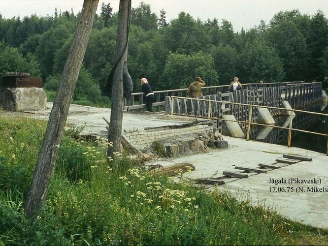 Maakond: Harjumaa Veekogu nimi: Jägala jõgi Pildistamise aeg: 17. juuni 1975 Pildistaja: N. Mikelsaar Pildistamise koht: Pikaveski Asimuut: