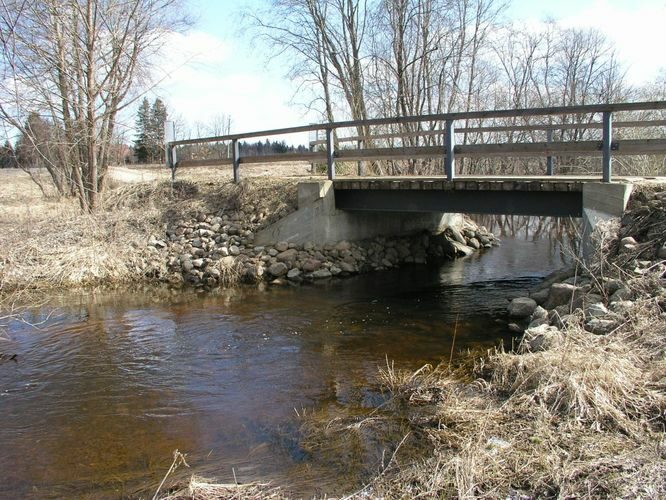 Maakond: Harjumaa Veekogu nimi: Jõelähtme jõgi Pildistamise aeg: 25. aprill 2003 Pildistaja: H. Timm Pildistamise koht: Kiviloo Asimuut: