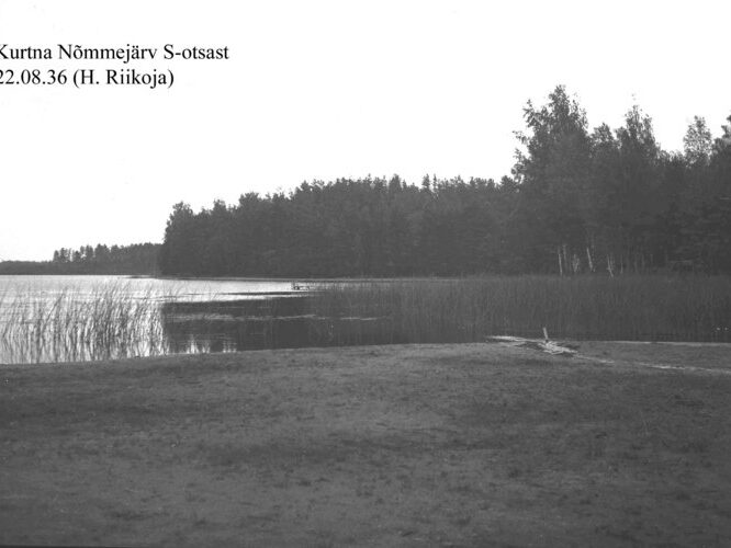 Maakond: Ida-Virumaa Veekogu nimi: Kurtna Nõmmejärv Pildistamise aeg: 22. juuni 1936 Pildistaja: H. Riikoja Pildistamise koht: S-otsast Asimuut: NE