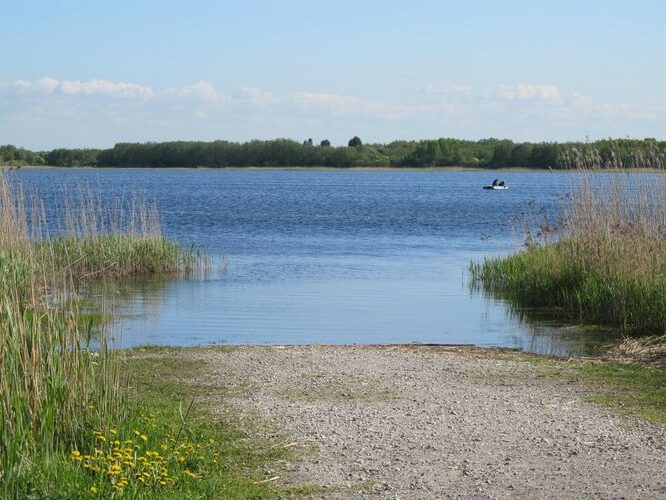 Maakond: Harjumaa Veekogu nimi: Maardu järv Pildistamise aeg: 25. mai 2012 Pildistaja: H. Timm Pildistamise koht: teadmata Asimuut: