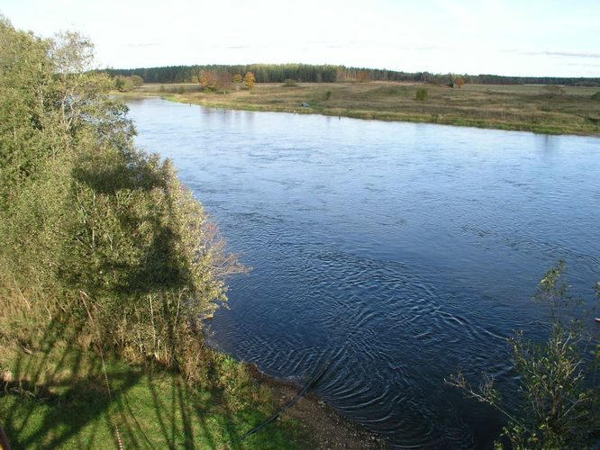 Maakond: Ida-Virumaa Veekogu nimi: Narva jõgi Pildistamise aeg: 5. oktoober 2005 Pildistaja: H. Timm Pildistamise koht: Permisküla tornist Asimuut: