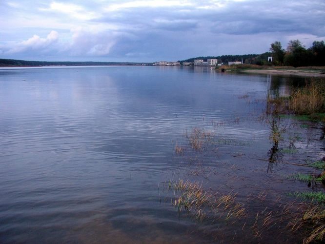 Maakond: Ida-Virumaa Veekogu nimi: Narva jõgi Pildistamise aeg: 6. oktoober 2006 Pildistaja: H. Timm Pildistamise koht: Narva-Jõesuu Asimuut: