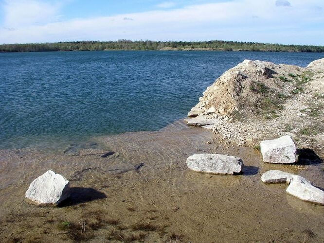 Maakond: Harjumaa Veekogu nimi: Rummu Läänekarjäär Pildistamise aeg: 14. mai 2009 Pildistaja: H. Timm Pildistamise koht: teadmata Asimuut: