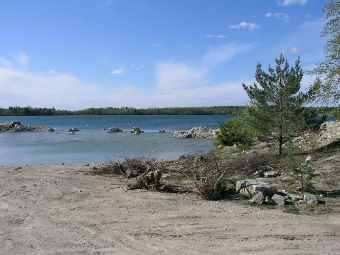 Maakond: Harjumaa Veekogu nimi: Rummu Läänekarjäär Pildistamise aeg: 14. mai 2009 Pildistaja: H. Timm Pildistamise koht: teadmata Asimuut: