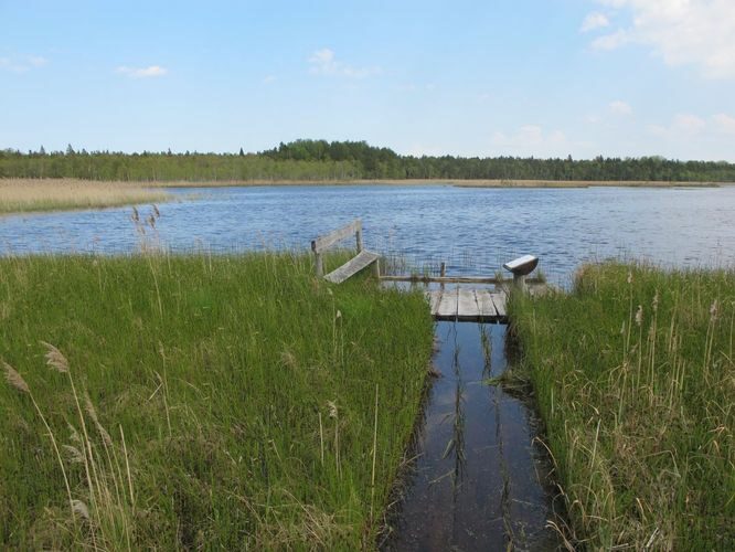 Maakond: Hiiumaa Veekogu nimi: Tihu Suurjärv Pildistamise aeg: 21. mai 2012 Pildistaja: H. Timm Pildistamise koht: teadmata Asimuut: