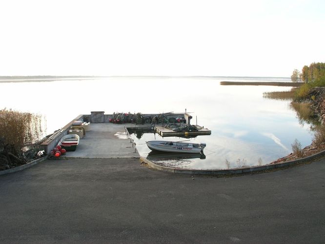 Maakond: Harjumaa Veekogu nimi: Ülemiste järv Pildistamise aeg: oktoober 2005 Pildistaja: H. Timm Pildistamise koht: teadmata Asimuut: