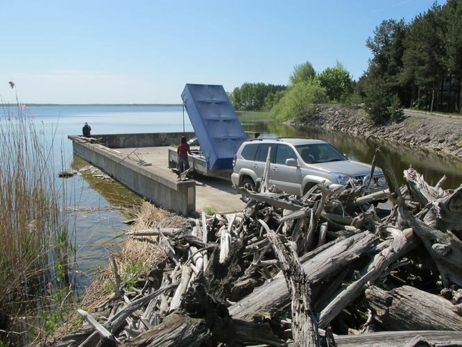 Maakond: Harjumaa Veekogu nimi: Ülemiste järv Pildistamise aeg: 25. mai 2012 Pildistaja: H. Timm Pildistamise koht: veepuhastusjaama sadamast Asimuut: