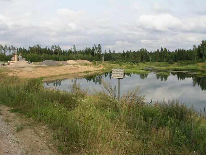 Maakond: Põlvamaa Veekogu nimi: Abissaare karjäär Pildistamise aeg: august 2008 Pildistaja: H. Timm Pildistamise koht: teadmata Asimuut: