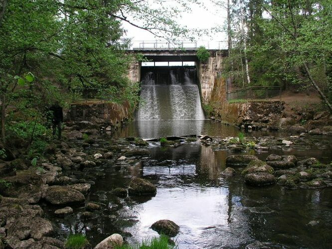 Maakond: Põlvamaa Veekogu nimi: Ahja jõgi Pildistamise aeg: 24. mai 2009 Pildistaja: H. Timm Pildistamise koht: Saesaare pais Asimuut: