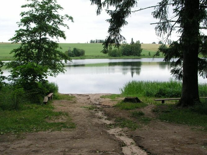 Maakond: Põlvamaa Veekogu nimi: Erastvere järv Pildistamise aeg: 28. juuni 2007 Pildistaja: H. Timm Pildistamise koht: teadmata Asimuut: