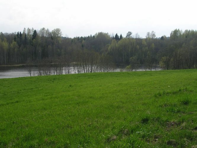 Maakond: Põlvamaa Veekogu nimi: Jänukjärv Pildistamise aeg: 16. mai 2005 Pildistaja: H. Timm Pildistamise koht: teadmata Asimuut: