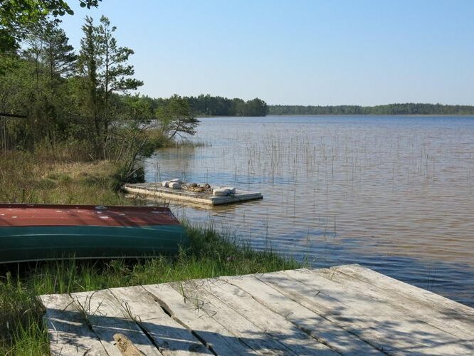 Maakond: Saaremaa Veekogu nimi: Järise järv Pildistamise aeg: 23. mai 2014 Pildistaja: H. Timm Pildistamise koht: teadmata Asimuut: