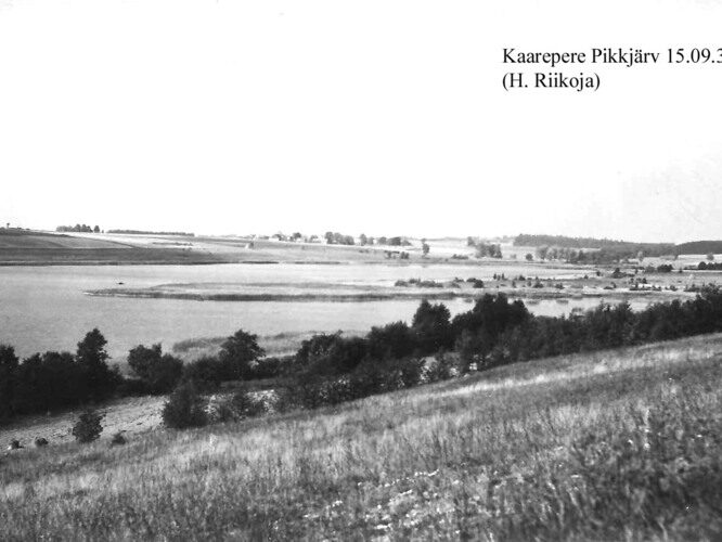 Maakond: Jõgevamaa Veekogu nimi: Kaarepere Pikkjärv Pildistamise aeg: 15. september 1939 Pildistaja: H. Riikoja Pildistamise koht: E kaldalt Asimuut: WNW