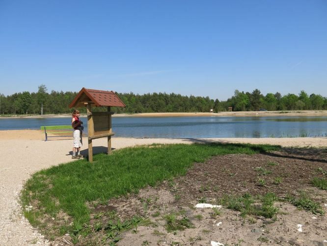 Maakond: Saaremaa Veekogu nimi: Kaarmise järv Pildistamise aeg: 23. mai 2014 Pildistaja: H. Timm Pildistamise koht: teadmata Asimuut: