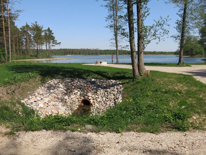 Maakond: Saaremaa Veekogu nimi: Kaarmise järv Pildistamise aeg: 23. mai 2014 Pildistaja: H. Timm Pildistamise koht: teadmata Asimuut: