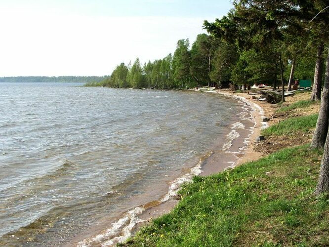 Maakond: Saaremaa Veekogu nimi: Karujärv Pildistamise aeg: 26. mai 2005 Pildistaja: H. Timm Pildistamise koht: teadmata Asimuut: