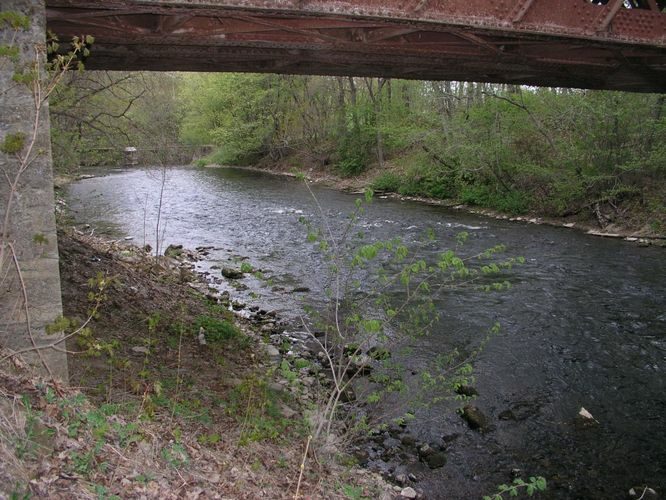 Maakond: Lääne-Virumaa Veekogu nimi: Kunda jõgi Pildistamise aeg: 18. mai 2006 Pildistaja: H. Timm Pildistamise koht: Linnuse Asimuut: