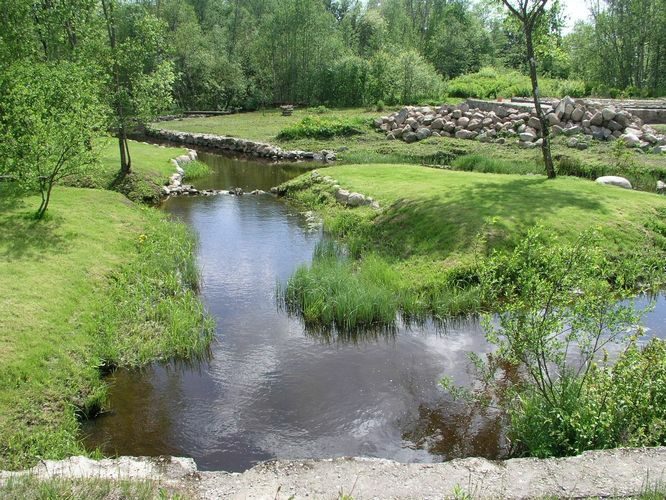 Maakond: Raplamaa Veekogu nimi: Kuusiku jõgi Pildistamise aeg: 22. mai 2008 Pildistaja: H. Timm Pildistamise koht: Kalbu Asimuut: