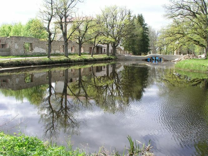 Maakond: Läänemaa Veekogu nimi: Liivi jõgi Pildistamise aeg: 16. mai 2009 Pildistaja: H. Timm Pildistamise koht: Koluvere paisjärv Asimuut: