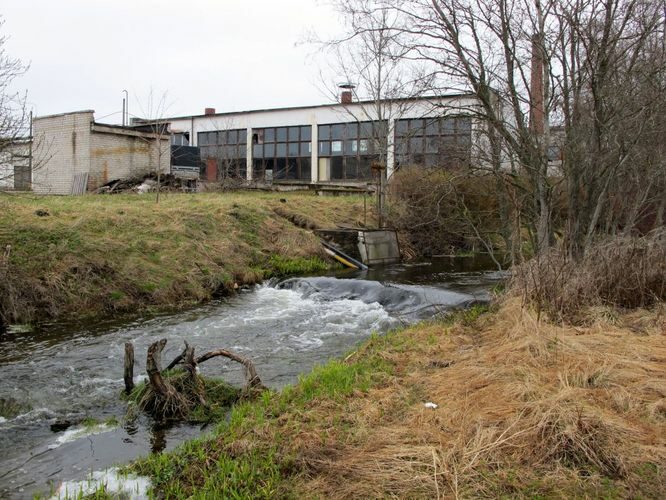 Maakond: Lääne-Virumaa Veekogu nimi: Loobu jõgi Pildistamise aeg: 1. mai 2010 Pildistaja: H. Timm Pildistamise koht: Undla Asimuut: