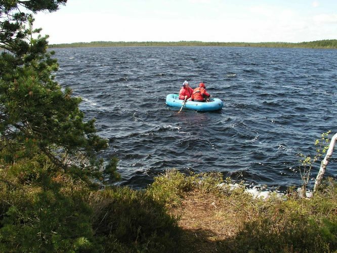 Maakond: Raplamaa Veekogu nimi: Loosalu järv Pildistamise aeg: 19. mai 2004 Pildistaja: H. Timm Pildistamise koht: teadmata Asimuut: