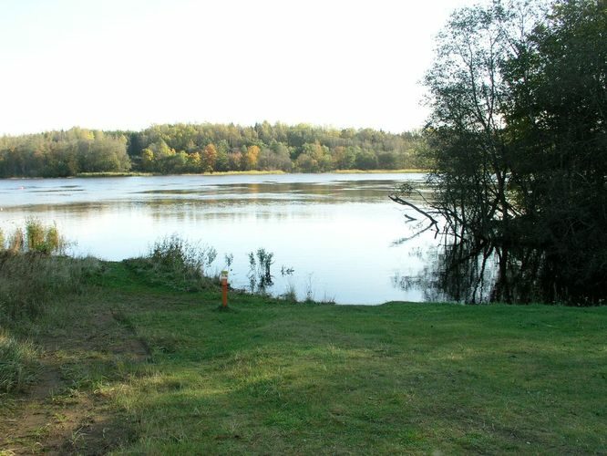 Maakond: Ida-Virumaa Veekogu nimi: Narva jõgi Pildistamise aeg: 7. oktoober 2009 Pildistaja: H. Timm Pildistamise koht: Tõrvajõe suue Asimuut: