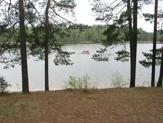 Maakond: Ida-Virumaa Veekogu nimi: Nõmmejärv Pildistamise aeg: 22. mai 2006 Pildistaja: H. Timm Pildistamise koht: teadmata Asimuut: