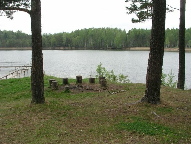 Maakond: Ida-Virumaa Veekogu nimi: Nõmmejärv Pildistamise aeg: 22. mai 2006 Pildistaja: H. Timm Pildistamise koht: teadmata Asimuut: