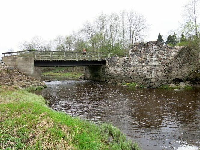 Maakond: Raplamaa Veekogu nimi: Nurtu jõgi Pildistamise aeg: 12. mai 2013 Pildistaja: H. Timm Pildistamise koht: Inda Asimuut: