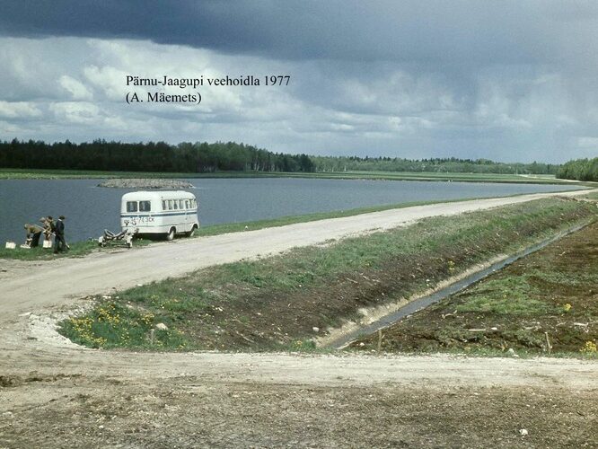 Maakond: Pärnumaa Veekogu nimi: Pärnu-Jaagupi veehoidla Pildistamise aeg: 1977 Pildistaja: A. Mäemets Pildistamise koht: teadmata Asimuut: