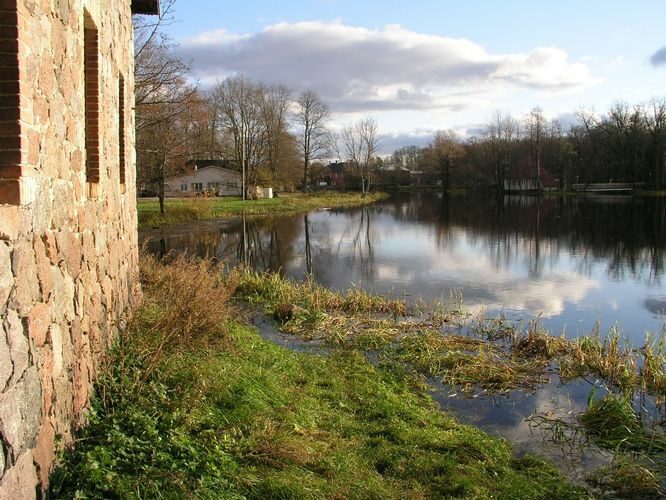 Maakond: Jõgevamaa Veekogu nimi: Põltsamaa jõgi Pildistamise aeg: 2. november 2008 Pildistaja: H. Timm Pildistamise koht: Põltsamaa paisjärv Asimuut: