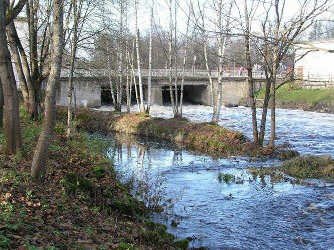 Maakond: Jõgevamaa Veekogu nimi: Põltsamaa jõgi Pildistamise aeg: 2. november 2008 Pildistaja: H. Timm Pildistamise koht: Põltsamaa Asimuut: