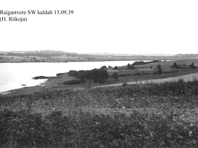 Maakond: Jõgevamaa Veekogu nimi: Raigastvere järv Pildistamise aeg: 15. september 1939 Pildistaja: H. Riikoja Pildistamise koht: SW kaldalt Asimuut: