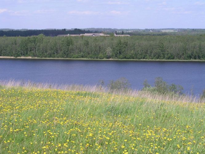 Maakond: Jõgevamaa Veekogu nimi: Raigastvere järv Pildistamise aeg: 24. mai 2007 Pildistaja: H. Timm Pildistamise koht: teadmata Asimuut: