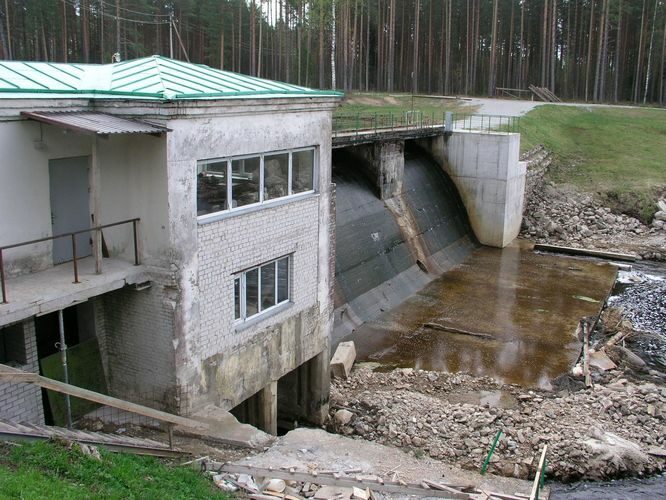 Maakond: Ida-Virumaa Veekogu nimi: Rannapungerja jõgi Pildistamise aeg: 7. mai 2009 Pildistaja: H. Timm Pildistamise koht: Tudulinna pais Asimuut: