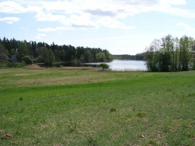 Maakond: Jõgevamaa Veekogu nimi: Saare järv Pildistamise aeg: 17. mai 2006 Pildistaja: H. Timm Pildistamise koht: teadmata Asimuut: