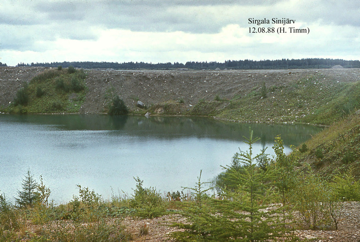 Maakond: Ida-Virumaa Veekogu nimi: Sirgala Sinijärv Pildistamise aeg: 12. august 1988 Pildistaja: H. Timm Pildistamise koht: teadmata Asimuut: