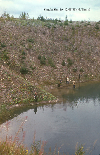 Maakond: Ida-Virumaa Veekogu nimi: Sirgala Sinijärv Pildistamise aeg: 12. august 1988 Pildistaja: H. Timm Pildistamise koht: teadmata Asimuut: