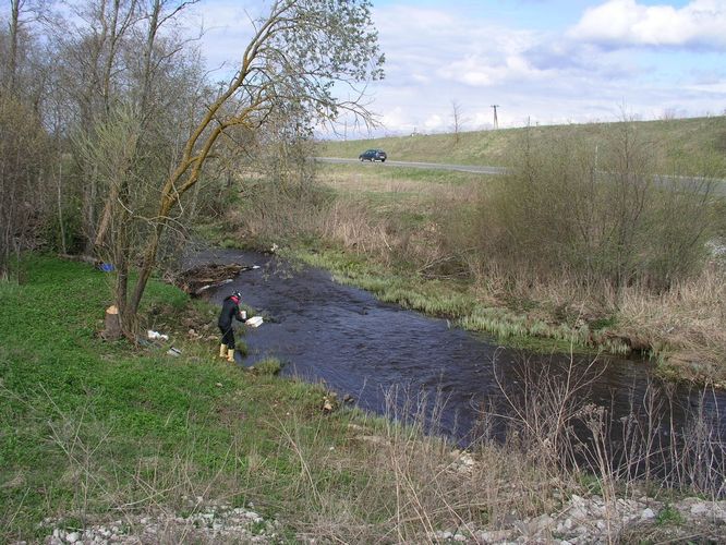 Maakond: Ida-Virumaa Veekogu nimi: Sõtke jõgi Pildistamise aeg: 6. mai 2009 Pildistaja: H. Timm Pildistamise koht: Vaivara Asimuut: