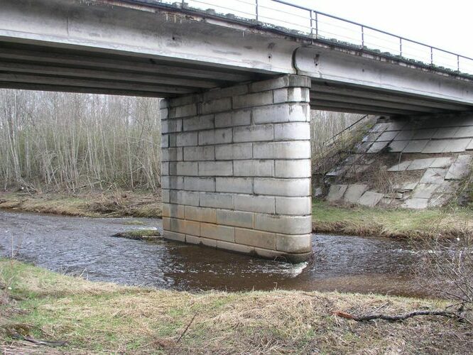 Maakond: Ida-Virumaa Veekogu nimi: Tagajõgi Pildistamise aeg: 24. aprill 2007 Pildistaja: H. Timm Pildistamise koht: Tudulinna Asimuut: