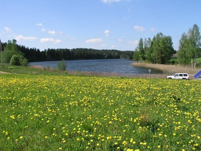 Maakond: Põlvamaa Veekogu nimi: Uiakatsi järv Pildistamise aeg: 25. mai 2007 Pildistaja: H. Timm Pildistamise koht: teadmata Asimuut: