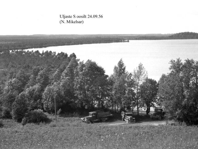 Maakond: Ida-Virumaa Veekogu nimi: Uljaste järv Pildistamise aeg: 24. september 1956 Pildistaja: N. Mikelsaar Pildistamise koht: E-kallas, oosilt Asimuut: W