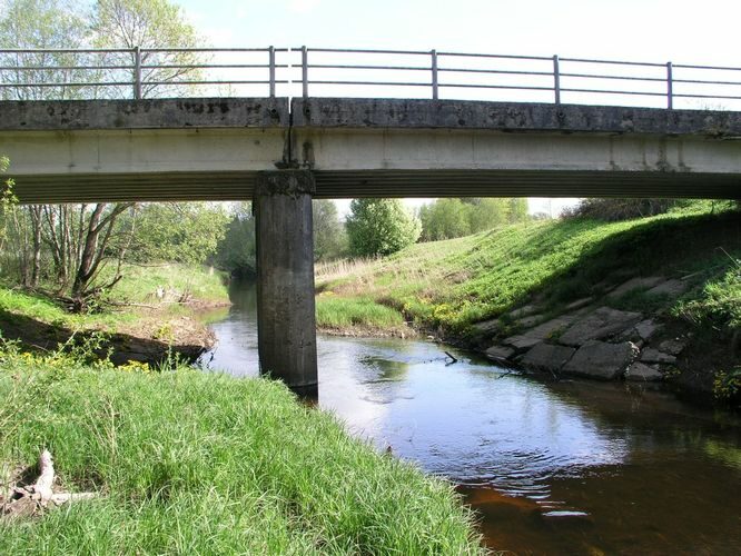 Maakond: Pärnumaa Veekogu nimi: Vändra jõgi Pildistamise aeg: 16. mai 2009 Pildistaja: H. Timm Pildistamise koht: alamjooks Asimuut: