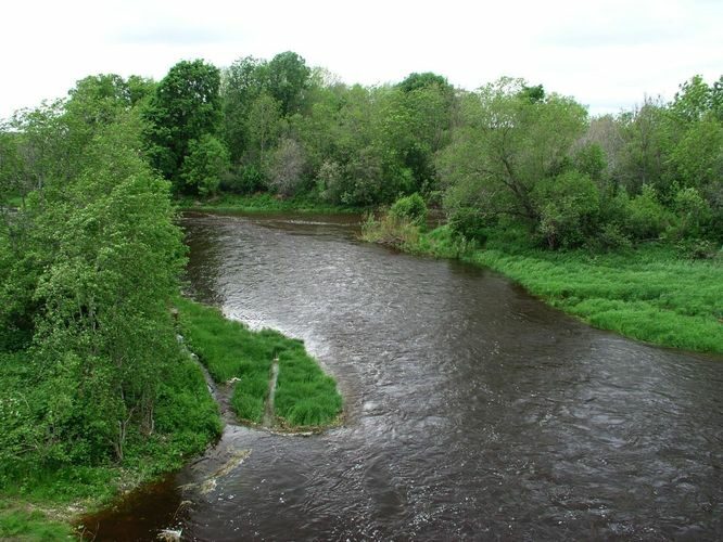 Maakond: Läänemaa Veekogu nimi: Velise jõgi Pildistamise aeg: 5. juuni 2005 Pildistaja: H. Timm Pildistamise koht: Rumba Asimuut: