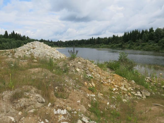 Maakond: Järvamaa Veekogu nimi: Vissuvere karjäär Pildistamise aeg: 6. juuli 2013 Pildistaja: H. Timm Pildistamise koht: teadmata Asimuut: