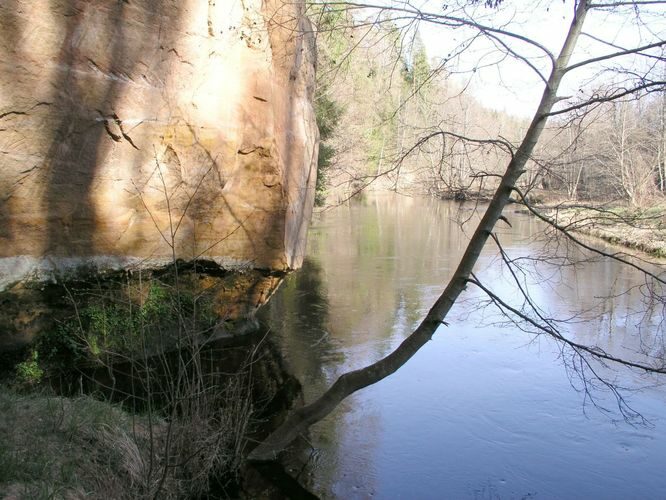 Maakond: Põlvamaa Veekogu nimi: Võhandu jõgi Pildistamise aeg: 5. mai 2003 Pildistaja: H. Timm Pildistamise koht: Süvahavva Asimuut: