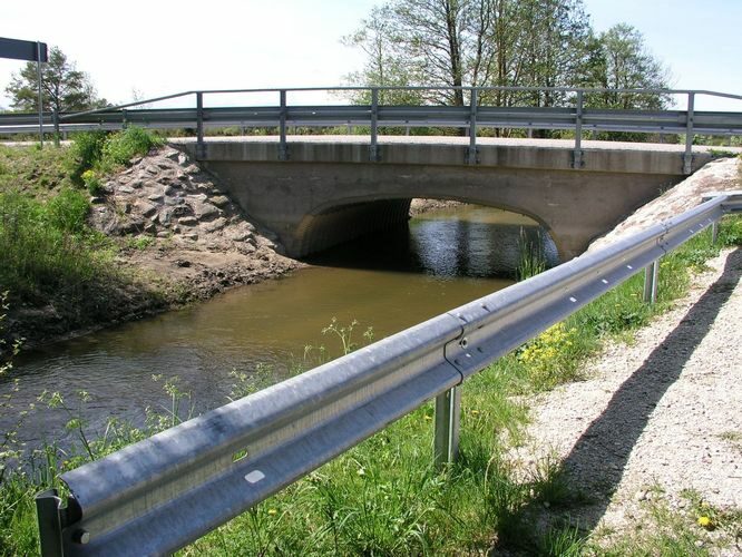 Maakond: Saaremaa Veekogu nimi: Võlupe jõgi Pildistamise aeg: 14. mai 2008 Pildistaja: H. Timm Pildistamise koht: teadmata Asimuut: