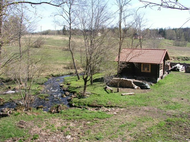 Maakond: Tartumaa Veekogu nimi: Alatskivi jõgi Pildistamise aeg: 3. mai 2009 Pildistaja: H. Timm Pildistamise koht: Peatskivi Asimuut: