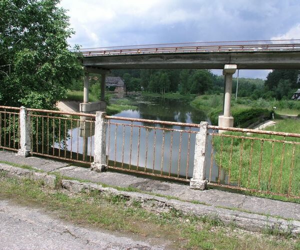 Maakond: Tartumaa Veekogu nimi: Elva jõgi Pildistamise aeg: 24. juuni 2007 Pildistaja: H. Timm Pildistamise koht: Vapramäe vanalt sillalt Asimuut: