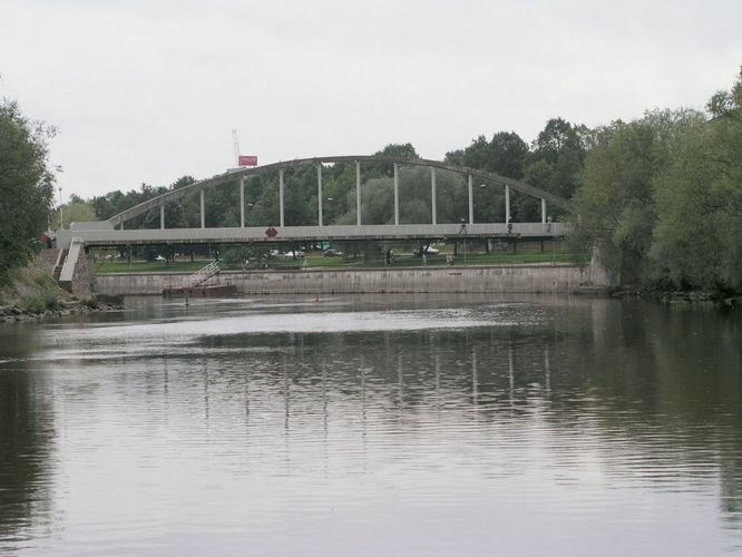 Maakond: Tartumaa Veekogu nimi: Emajõgi Pildistamise aeg: 16. september 2003 Pildistaja: H. Timm Pildistamise koht: teadmata Asimuut: